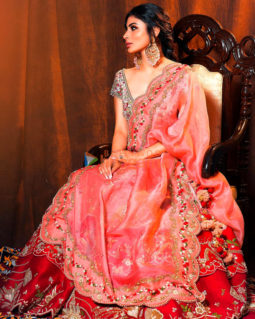 Mouni Roy