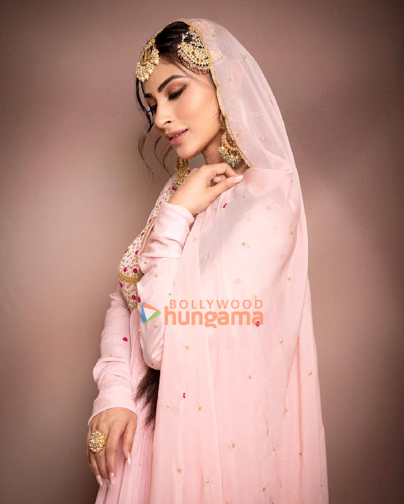 Mouni Roy Photos, Images, HD Wallpapers, Mouni Roy HD Images, Photos ...