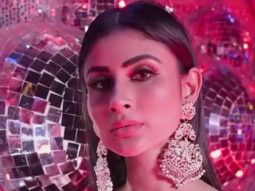 Mouni Roy and saree is a deadly combination!