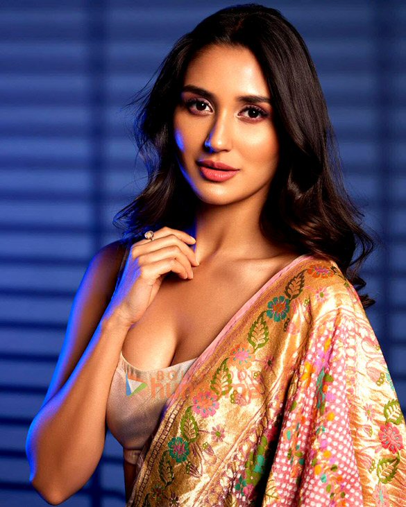 nikita dutta 1 49