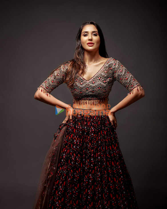 nikita dutta 3 28