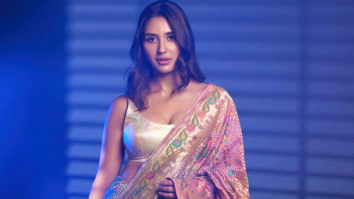 Nikita Dutta looks ravishing dressed in a saree