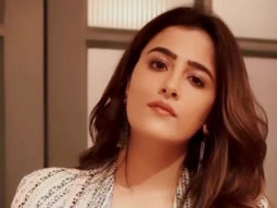 Nupur Sanon is surely turning heads with her gorgeous look