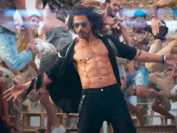 Pathaan: Shah Rukh Khan felt shy to flaunt his eight-pack abs in ‘Jhoome Jo Pathaan’; says he is ‘very happy now when youngsters, my kids see me on screen and say damn cool body papa’