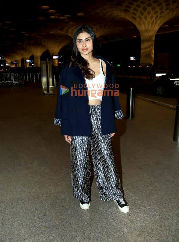 photos akshay kumar disha patani mouni roy and others snapped at the airport 4