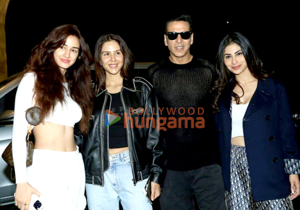 photos akshay kumar disha patani mouni roy and others snapped at the airport 5