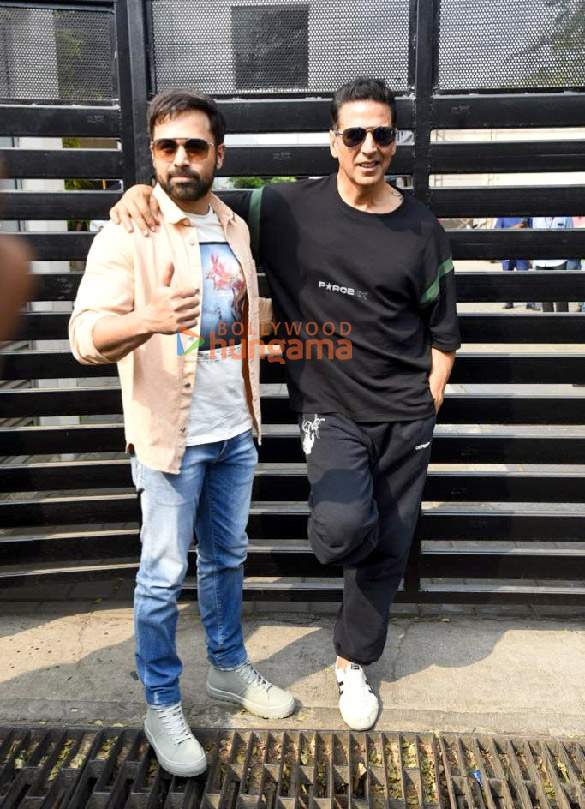 Photos: Akshay Kumar and Emraan Hashmi spotted at the Kalina airport promoting selfiee