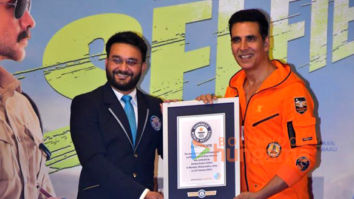 Photos: Akshay Kumar snapped promoting Selfiee