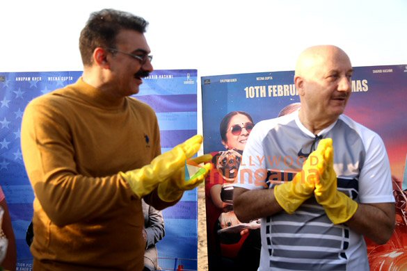 photos anupam kher nargis fakhri and the team of shiv shastri balboa snapped cleaning up versova beach 6