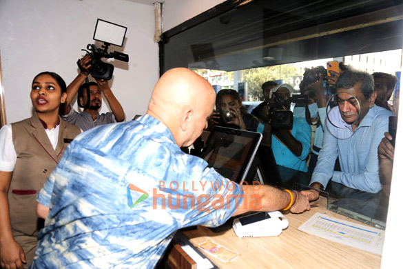 photos anupam kher snapped at pvr ecx for shiv shastri balboa promotions 3