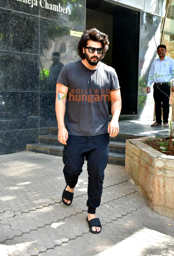 Photos: Arjun Kapoor spotted at a clinic in Santacruz | Parties & Events