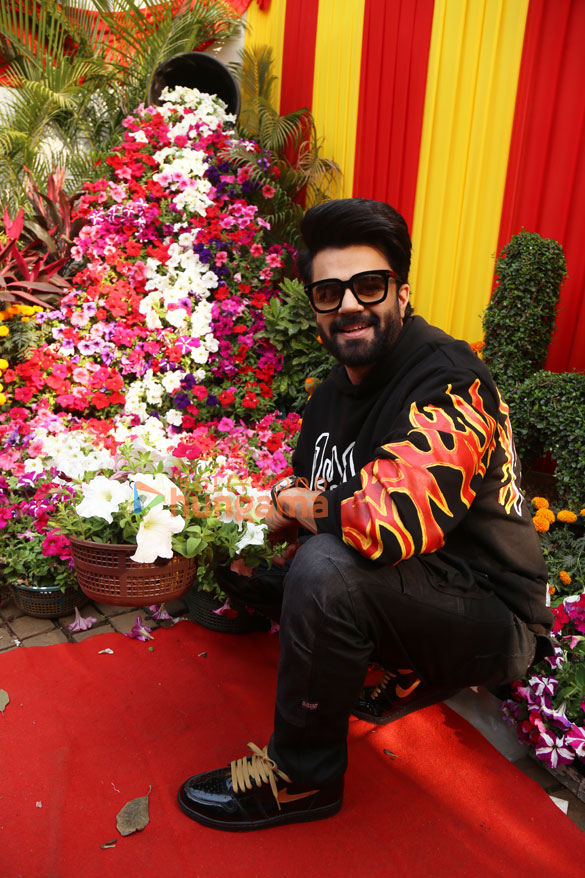 photos celebs attend the 26th flower plants fruit and vegetable exhibition 4