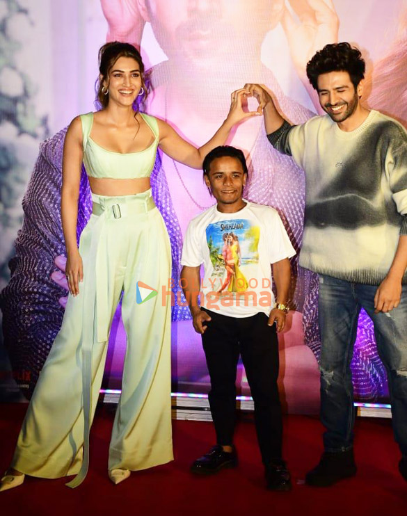 photos celebs grace the premiere of shehzada in juhu 55889 7
