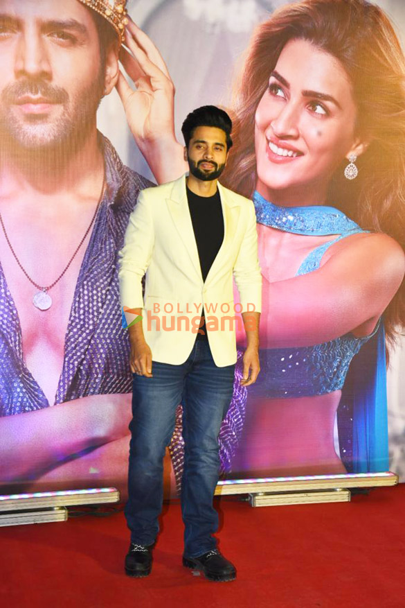 photos celebs grace the premiere of shehzada in juhu 8899 1