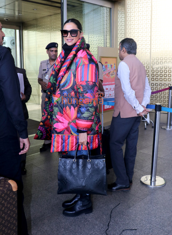 photos deepika padukone hrithik roshan malaika arora and others snapped at the airport 6