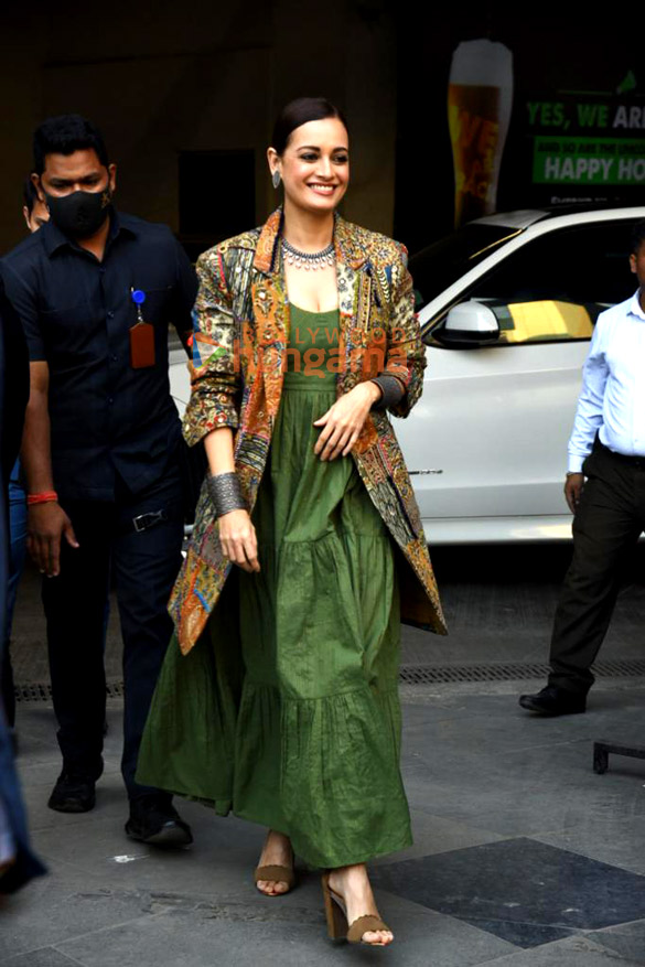 photos dia mirza graces the store launch of fashion brand taavi in lower parel 4