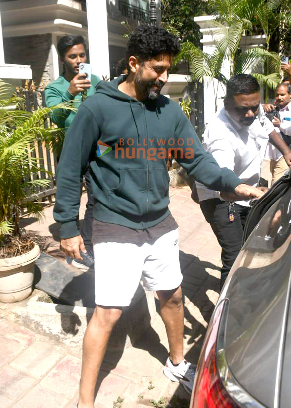 Photos: Farhan Akhtar spotted in Bandra Photos: Farhan Akhtar spotted in Bandra