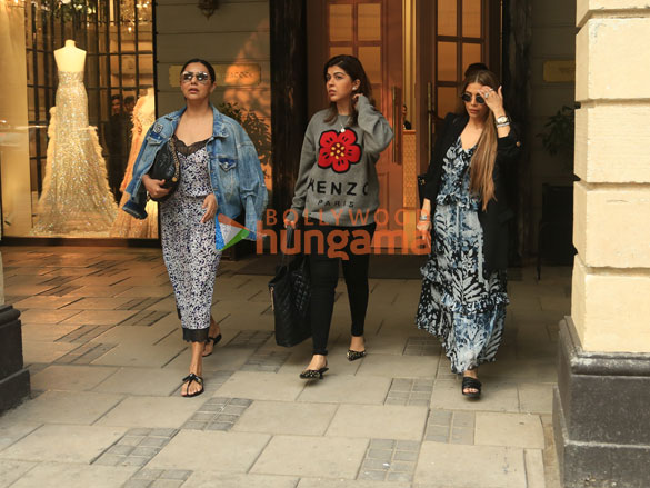 photos gauri khan snapped at falguni shane peacocks store 1