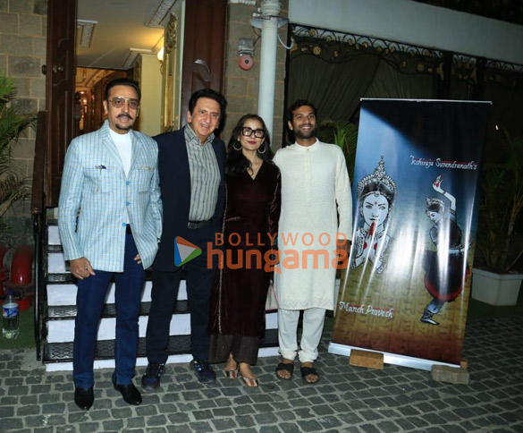 photos kailash surendranath sonali bendre and others attend manch pravesh event in mumbai 6