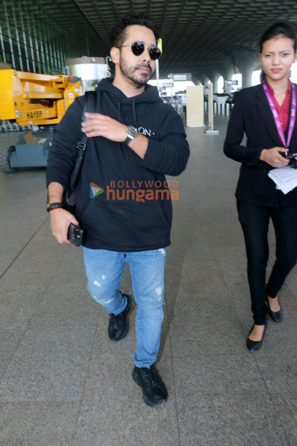photos kangana ranaut kartik aaryan and others snapped at the airport 4