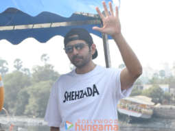 Photos: Kartik Aaryan snapped at Versova jetty