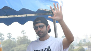 Photos: Kartik Aaryan snapped at Versova jetty