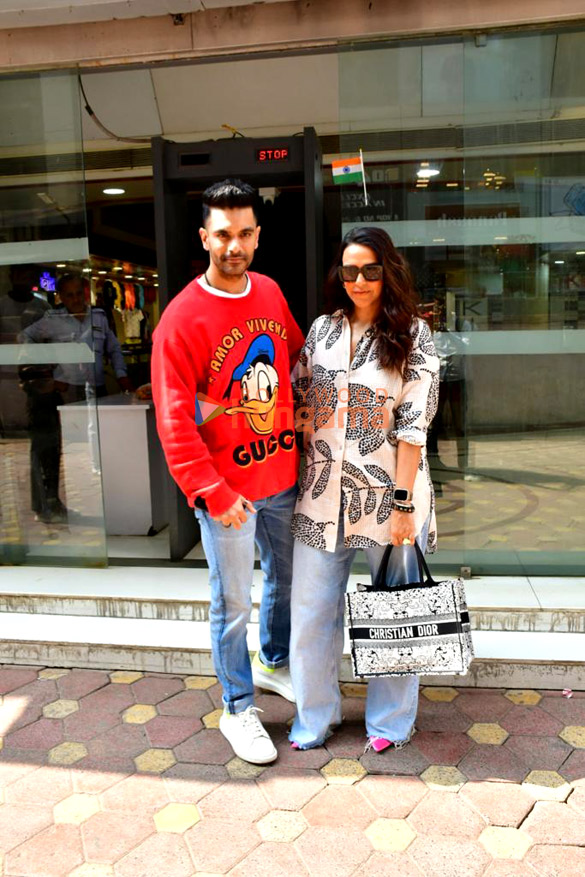 photos neha dhupia angad bedi snapped at mitron in bandra 2