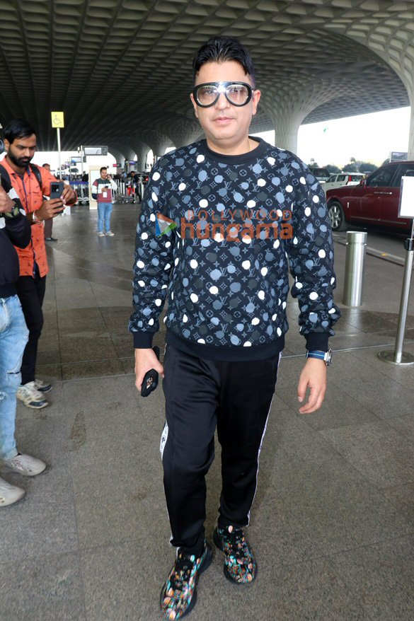 photos nushrratt bharuccha janhvi kapoor maniesh paul and others snapped at the airport 5