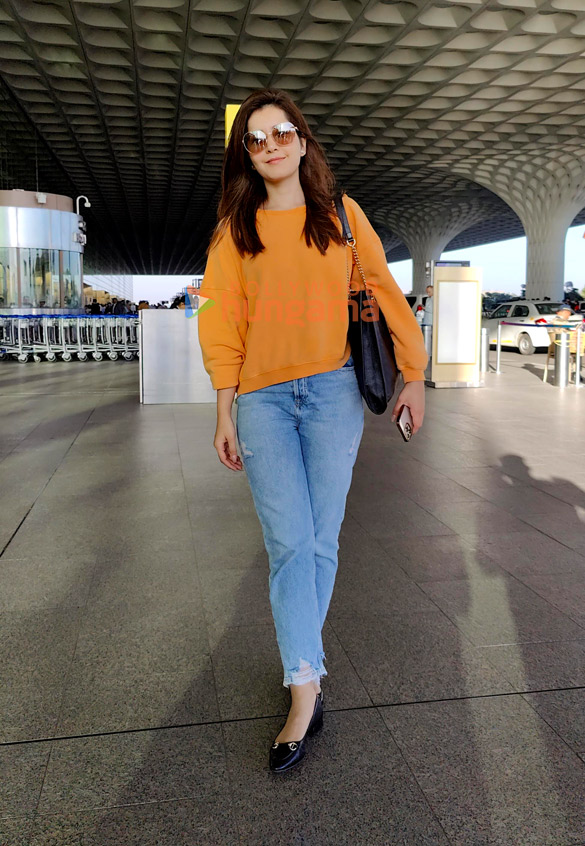 Photos: Raashii Khanna, Pratik Gandhi, Shaan and others snapped at the airport Photos: Raashii Khanna, Pratik Gandhi, Shaan and others snapped at the airport