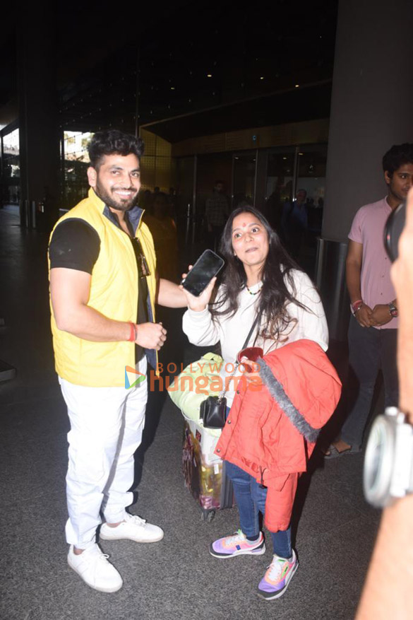 photos raashii khanna pratik gandhi shaan and others snapped at the airport 2