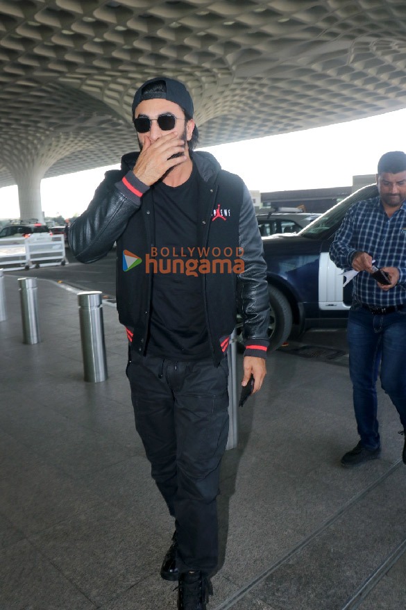 photos rakul preet singh jackky bhagnani manushi chhillar and others snapped at the airport 2 3