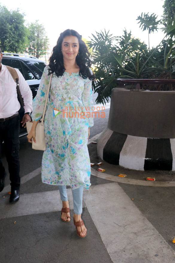 photos rakul preet singh jackky bhagnani manushi chhillar and others snapped at the airport4 2