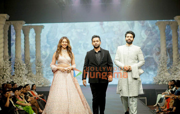 Photos: Rakul Preet Singh, Jackky Bhagnani and others grace the Teach for Change Fundraising Fashion Show