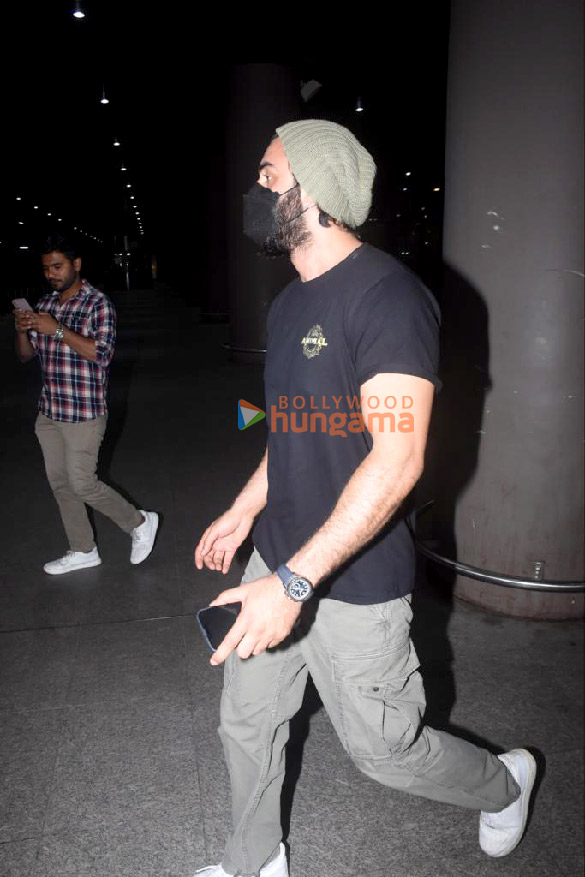 Photos: Ranbir Kapoor, Sophie Choudry and Tinaa Dattaa snapped at the airport Photos: Ranbir Kapoor, Sophie Choudry and Tinaa Dattaa snapped at the airport