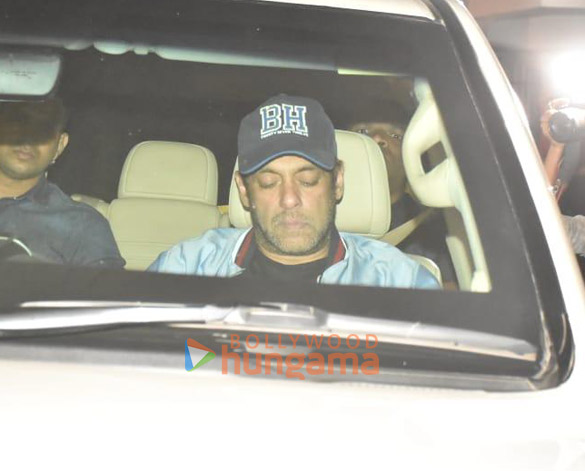 photos salman khan snapped at a cilnic in bandra 1