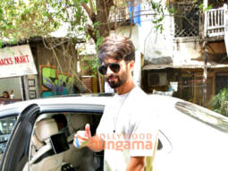 Photos: Shahid Kapoor snapped at a cafe in Bandra