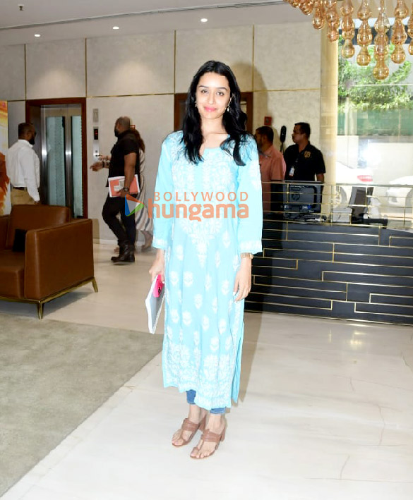 photos shraddha kapoor snapped outside t series office in andheri 4