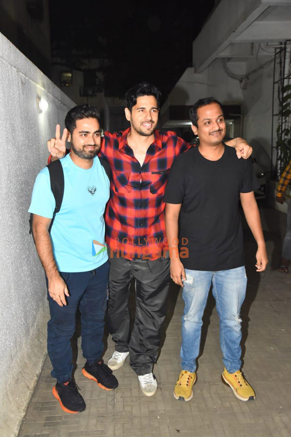 Photos: Sidharth Malhotra snapped at the Dharma Productions’ office | Parties & Events