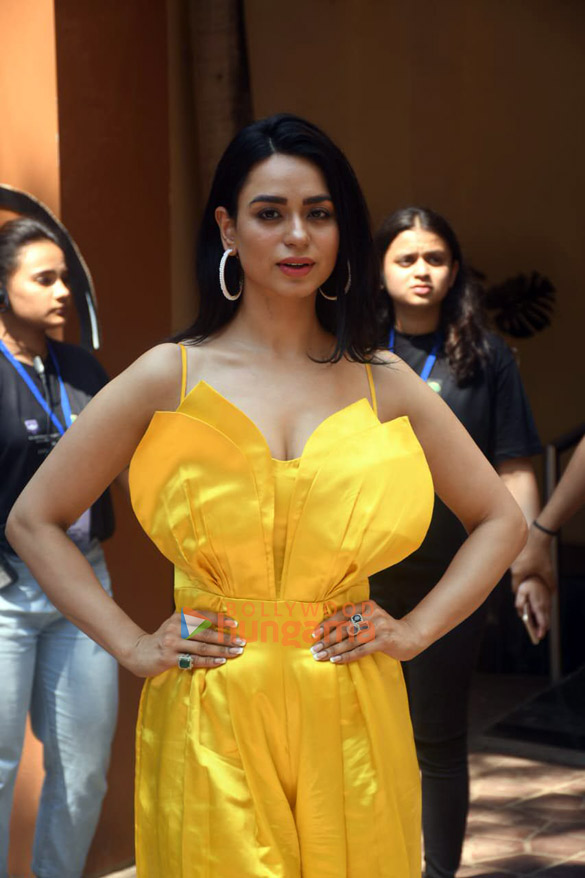 photos soundarya sharma spotted in bandra 4