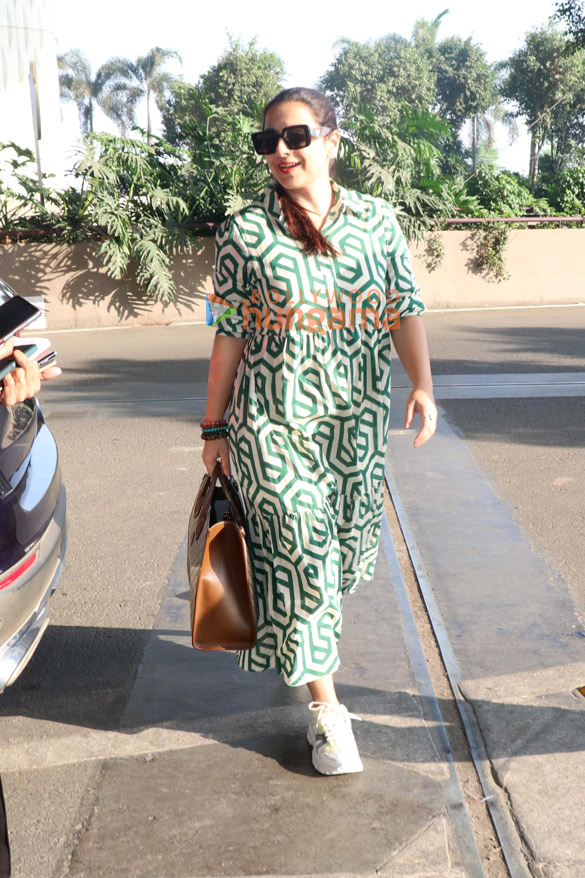 Photos: Deepika Padukone, Vidya Balan, Tara Sutaria and others snapped at the airport Photos: Deepika Padukone, Vidya Balan, Tara Sutaria and others snapped at the airport