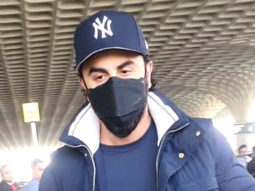 Ranbir Kapoor gets clicked by paps at the airport