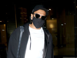 Ranveer Singh gets clicked by paps at the airport all masked up