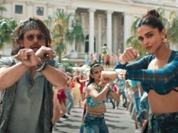 Shah Rukh Khan gives a shout-out to ‘Educational Rockstars’ of Delhi University as they dance on ‘Jhoome Jo Pathaan’ with students, watch 