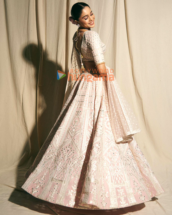 sharvari wagh 2 85