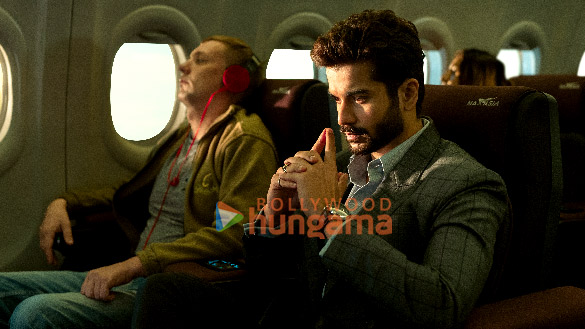 chor nikal ke bhaga 1