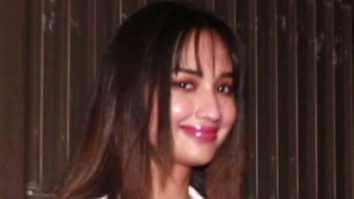 ‘Jugnu girl’ Akansha Sharma looks cute in a white crop top