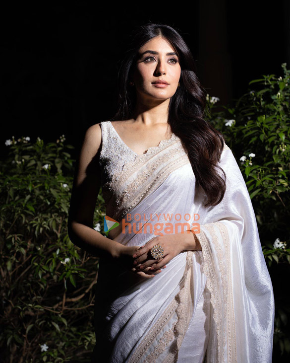 kritika kamra 1 14
