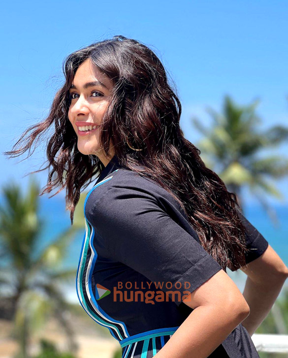 mrunal thakur 2 117