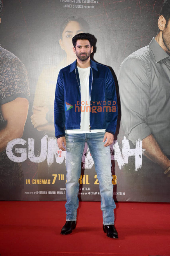 photos aditya roy kapur mrunal thakur and murad khetani attend the trailer launch of gumraah1 1