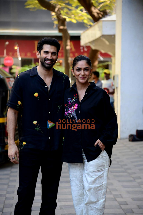 photos aditya roy kapur and mrunal thakur snapped at the promotions of their film gumraah in t series office 2